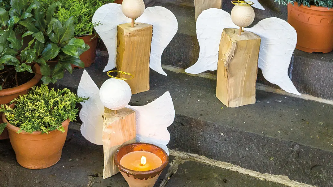 Engel aus Stammholz basteln - Foto: sidm / KEH Engel aus Stammholz basteln - Foto: sidm / KEH