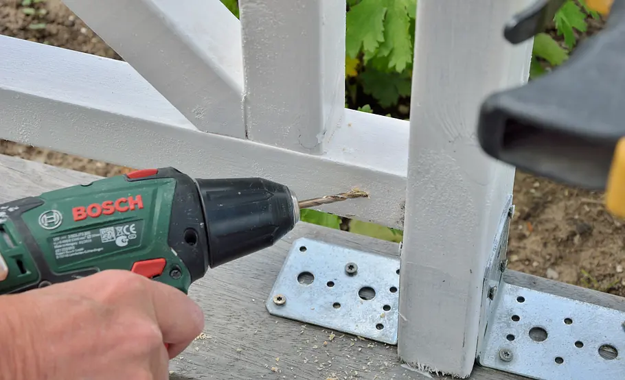 Luftige Pergola aus Holz selber bauen