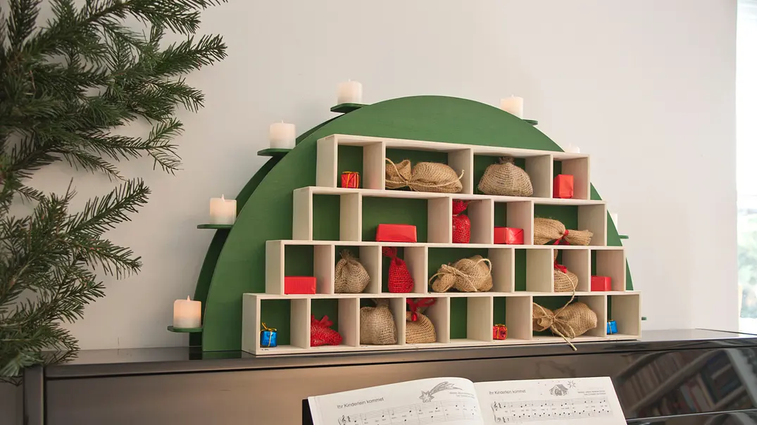 Setzkasten-Adventskalender aus Holz selber bauen - Foto: sidm / CK, KEH Setzkasten-Adventskalender aus Holz selber bauen - Foto: sidm / CK, KEH