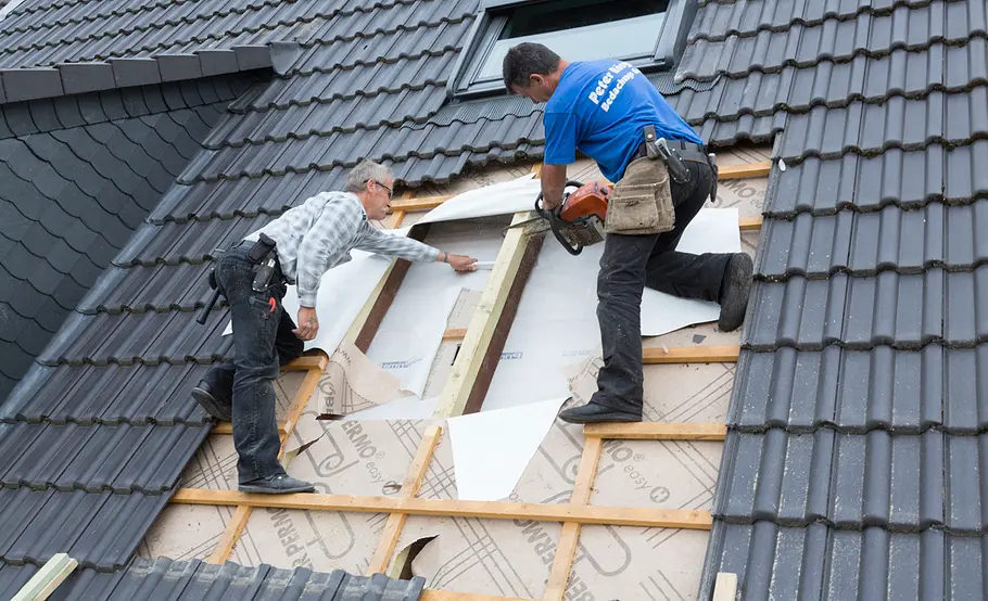 Velux Dachfenster mit Verdunkelungsrollo einbauen