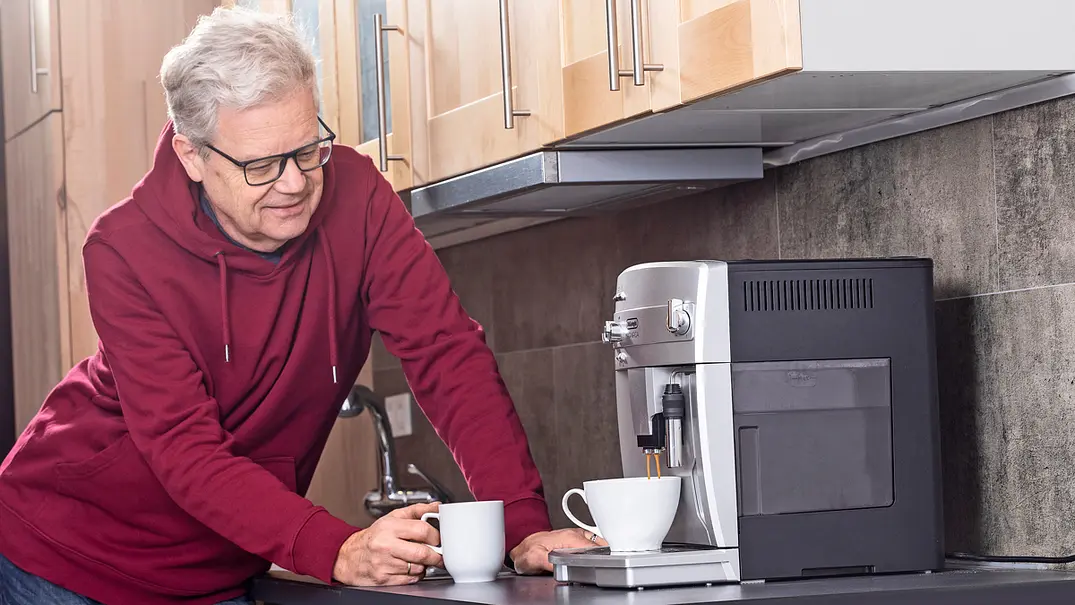 Kaffeevollautomat-Reparatur - Foto: sidm / MMM Kaffeevollautomat-Reparatur - Foto: sidm / MMM