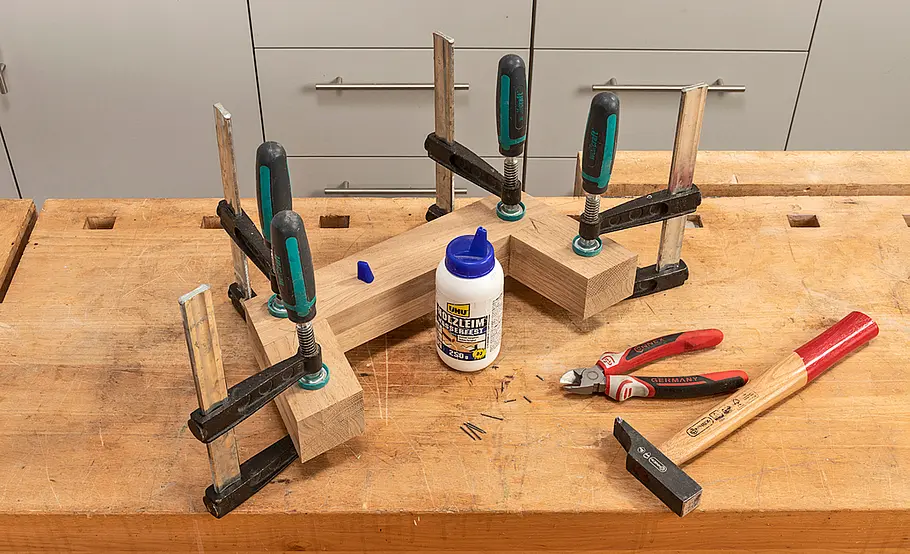 Bürotisch aus Eichenholz bauen