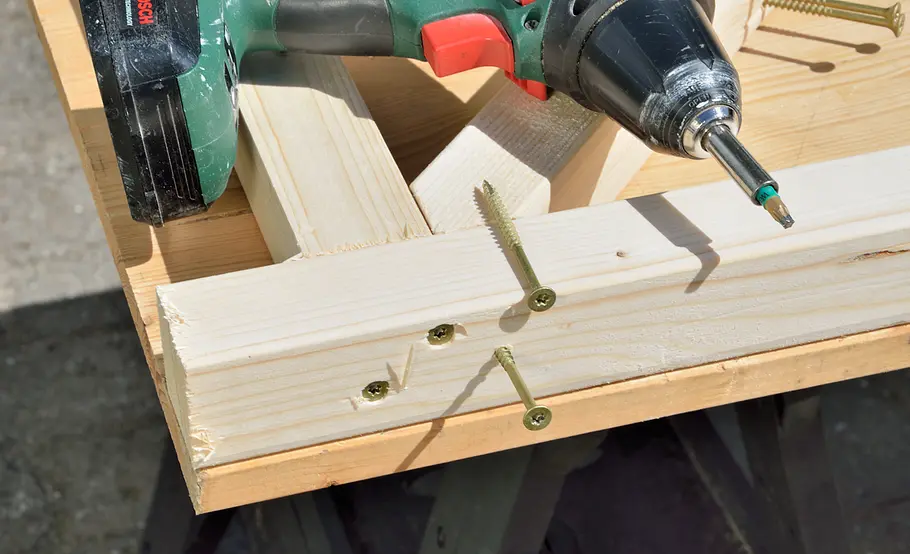 Luftige Pergola aus Holz selber bauen