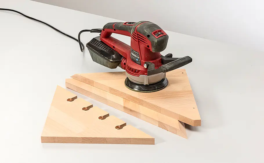 Kleines Regal für Ecke bauen