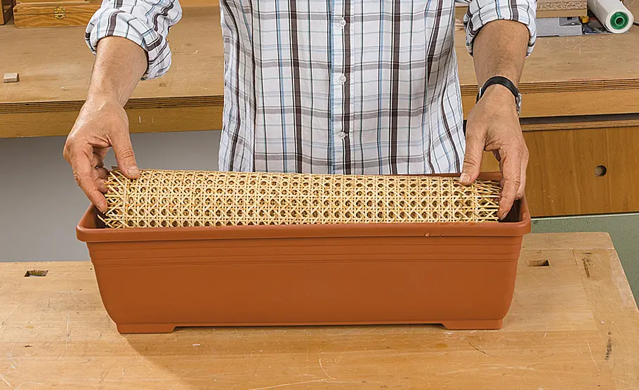 Stuhlgeflecht reparieren