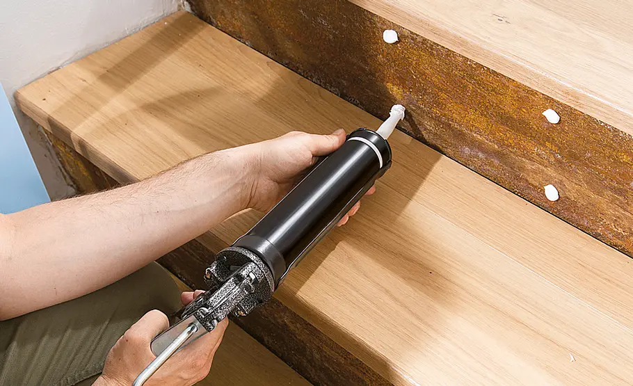 Parkett auf Treppe verlegen