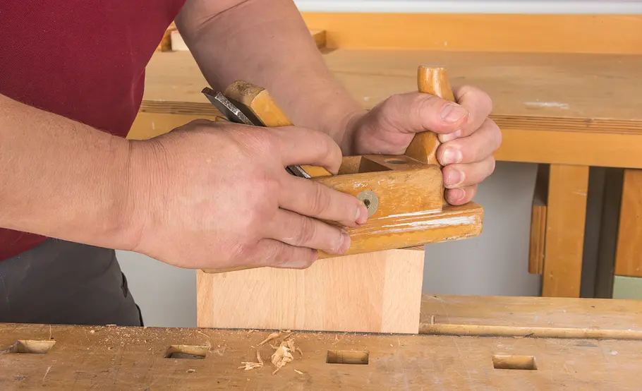Handhobel fachgerecht führen