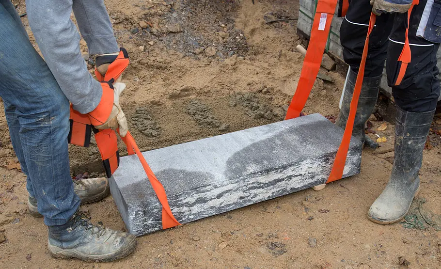 Treppe aus Blockstufen setzen