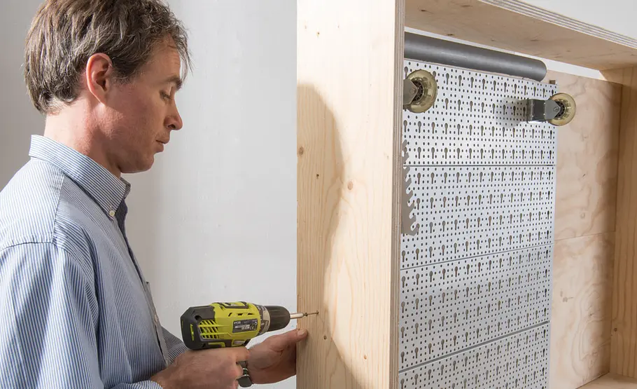 Werkbank mit Werkzeughalter