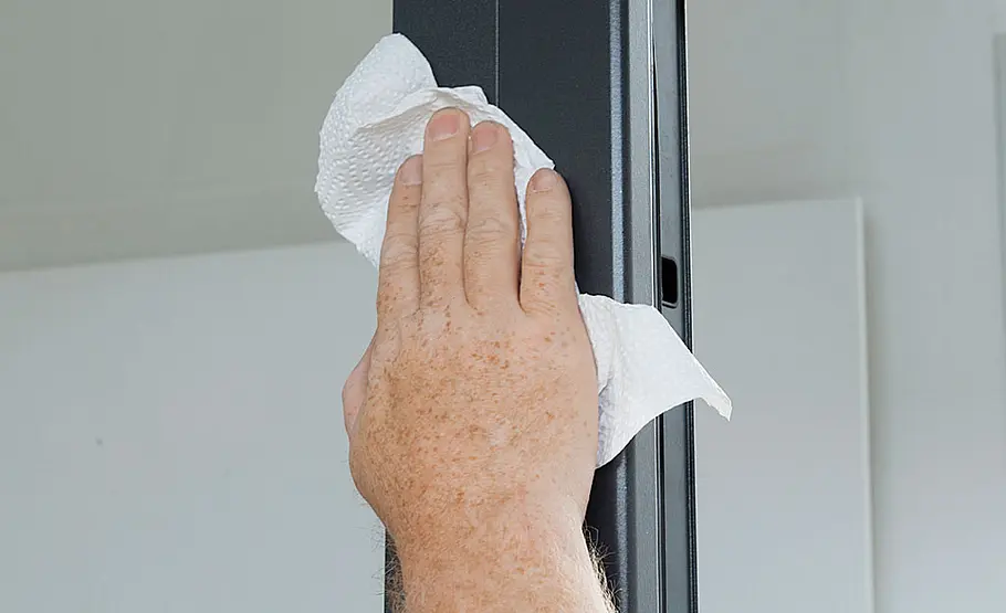 Haustür aus Aluminium einbauen