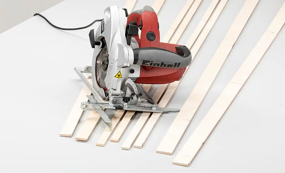 Hochbeet-Boot bauen