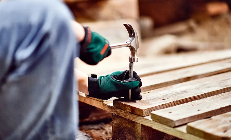 Anleitung: Gewürzregal aus Paletten-Holz bauen