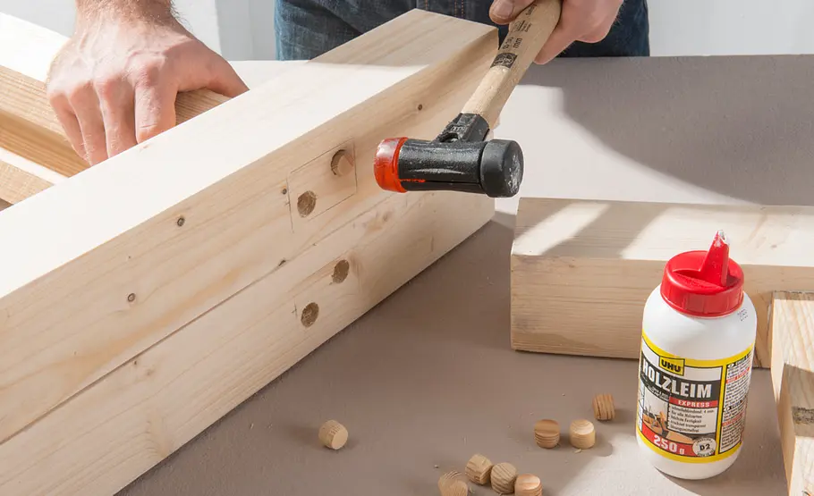 Werkbank mit Werkzeughalter