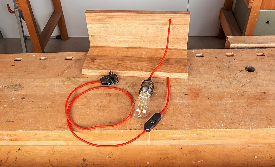 Leseleuchte mit Ablage selber bauen