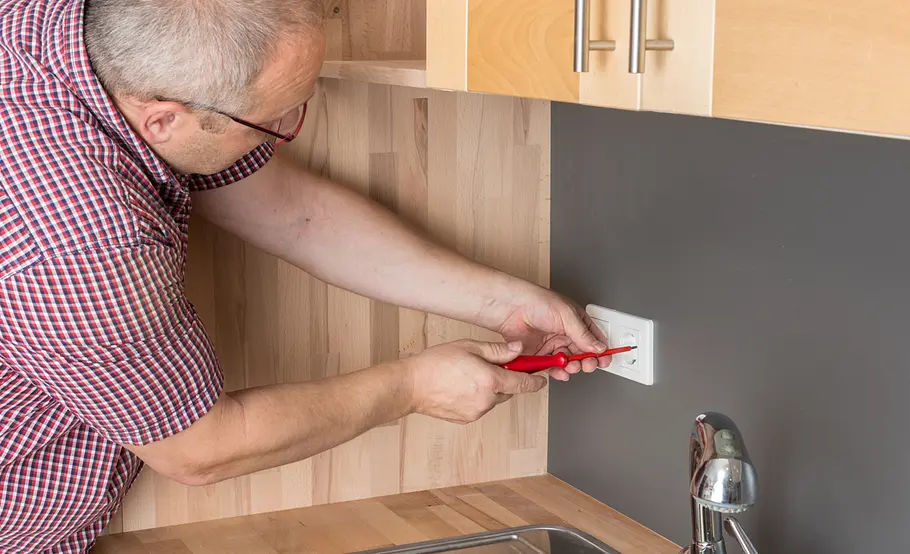 Robuste und günstige Küchenrückwand selber bauen