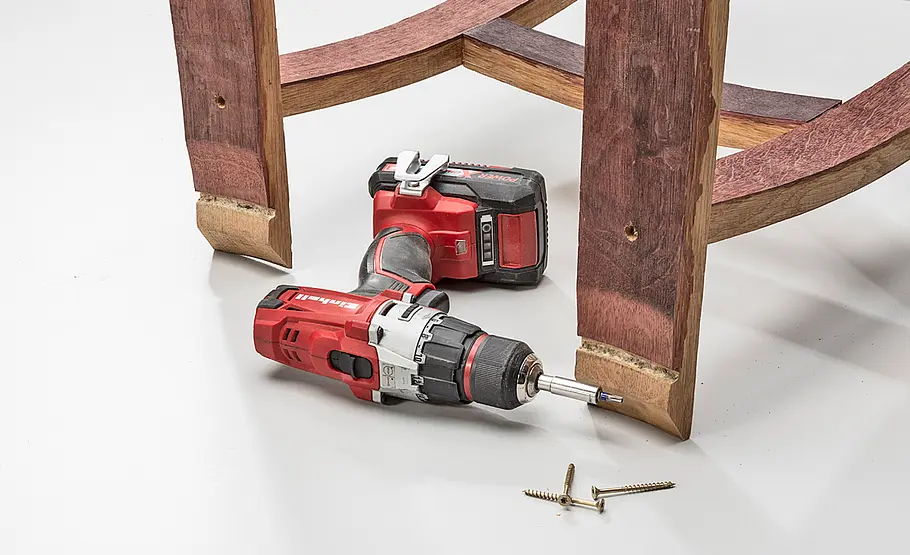 Stuhl aus Weinfass bauen