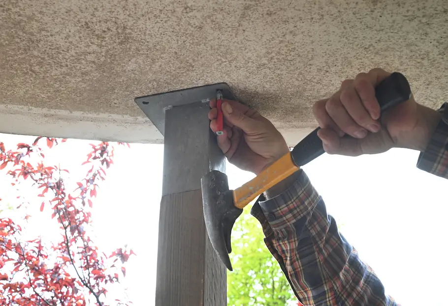 Pflanzsäule aus Holz selbst bauen