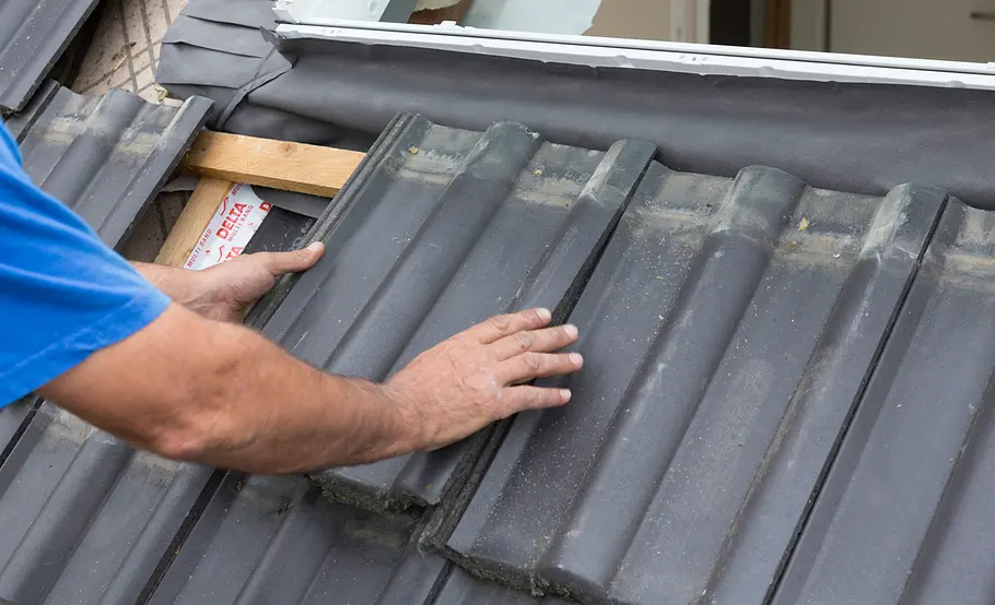 Velux Dachfenster mit Verdunkelungsrollo einbauen