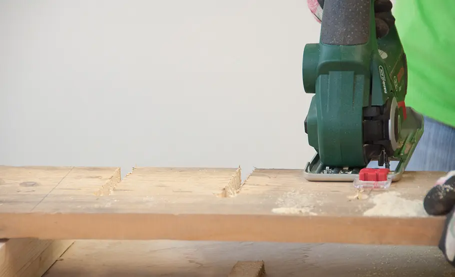 Paletten-Upcycling: Weinregal selber bauen