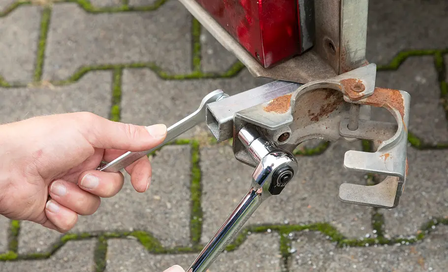 Anhänger-Stützen reparieren