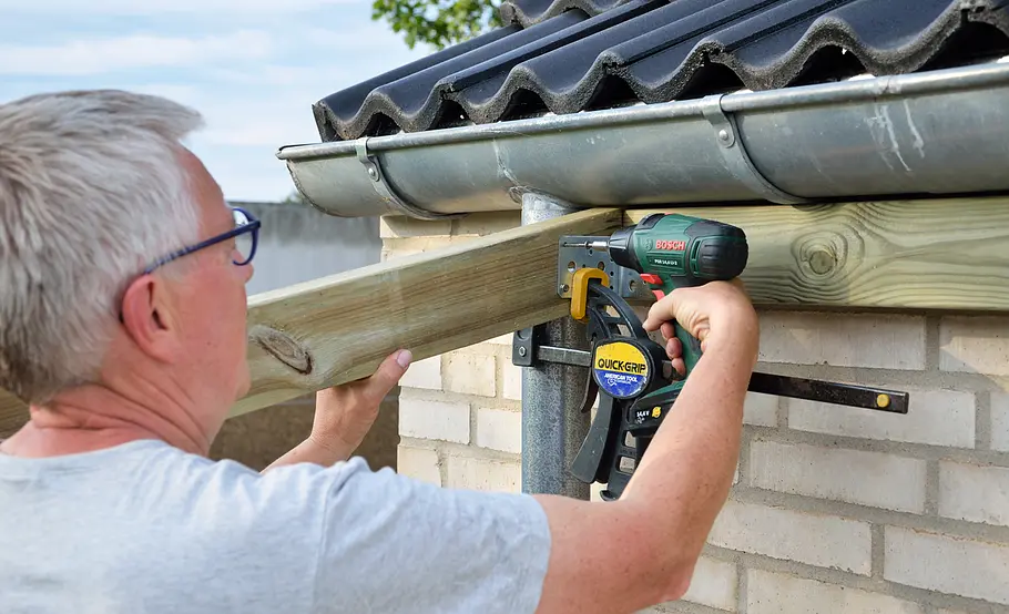 Luftige Pergola aus Holz selber bauen