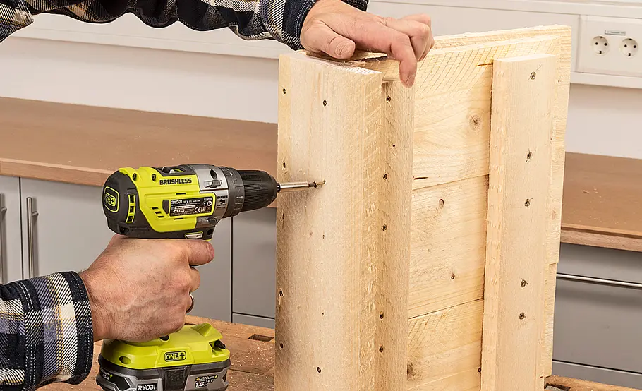 Hocker aus Beton und Holz bauen
