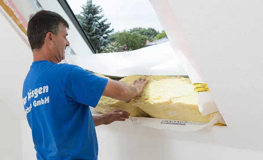 Velux Dachfenster mit Verdunkelungsrollo einbauen
