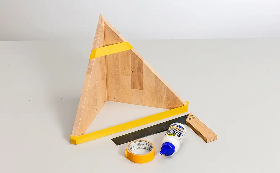 Kleines Regal für Ecke bauen