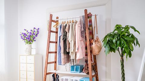 Trendige Garderobe aus Leitern – so schnell ists gemacht! - Foto: Hersteller / Bosch