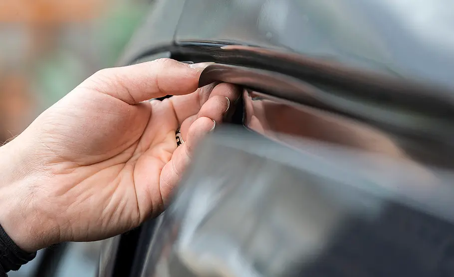 Gummidichtung an Autotür reparieren