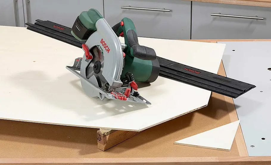 Schrank für unter die Treppe bauen