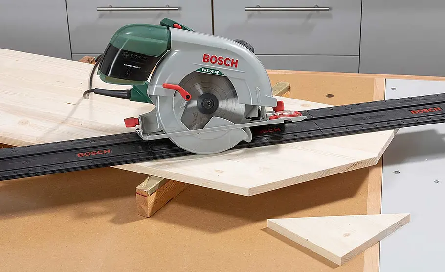 Schrank für unter die Treppe bauen