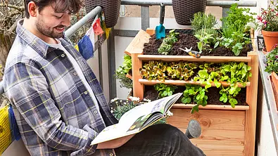 Kleines Hochbeet für den Balkon bauen - Foto: sidm / MMM