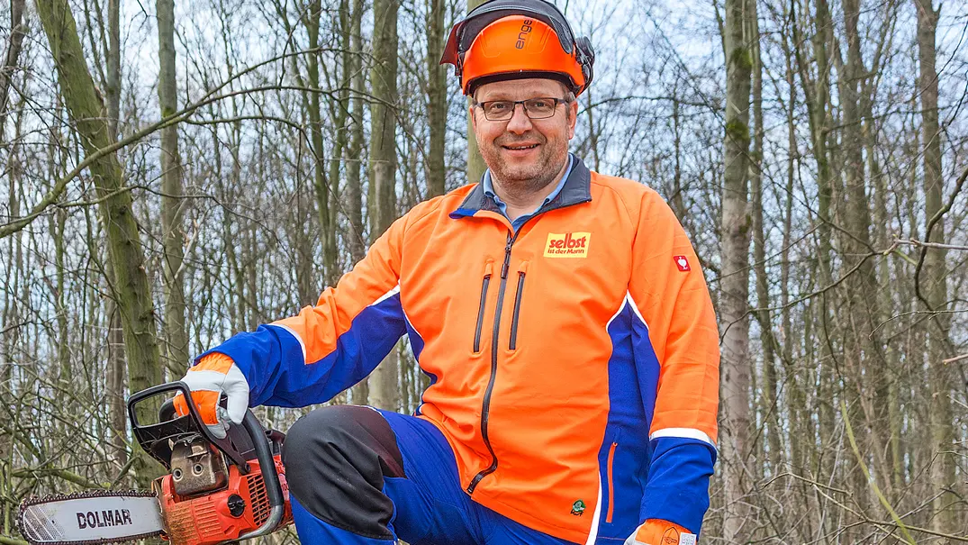 Schutzkleidung für die Arbeit im Wald - Foto: sidm - Klaus E. Haun Schutzkleidung für die Arbeit im Wald - Foto: sidm - Klaus E. Haun