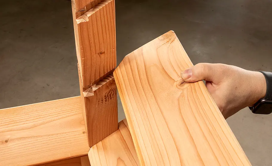Kleines Hochbeet für den Balkon bauen