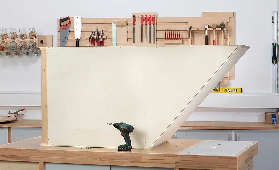 Schrank für unter die Treppe bauen