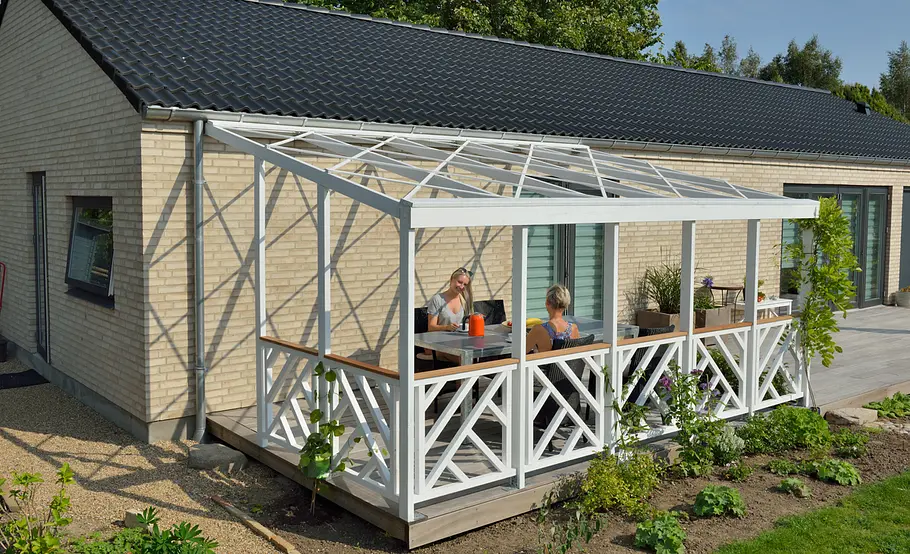 Luftige Pergola aus Holz selber bauen
