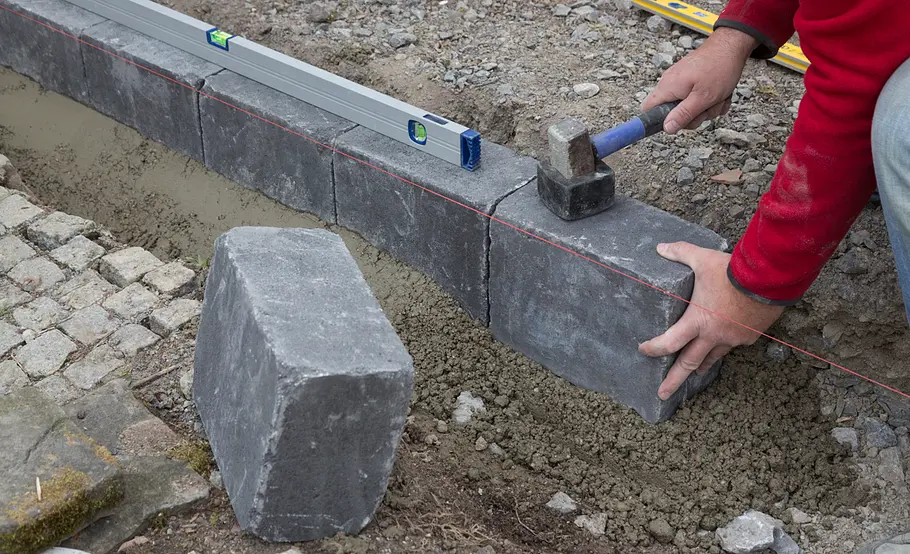 Terrassenüberdachung aus Alu und Glas bauen