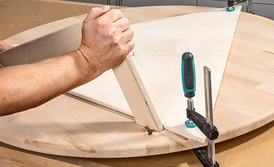 Klappbaren Couchtisch bauen