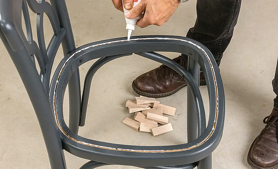 Stuhlgeflecht reparieren