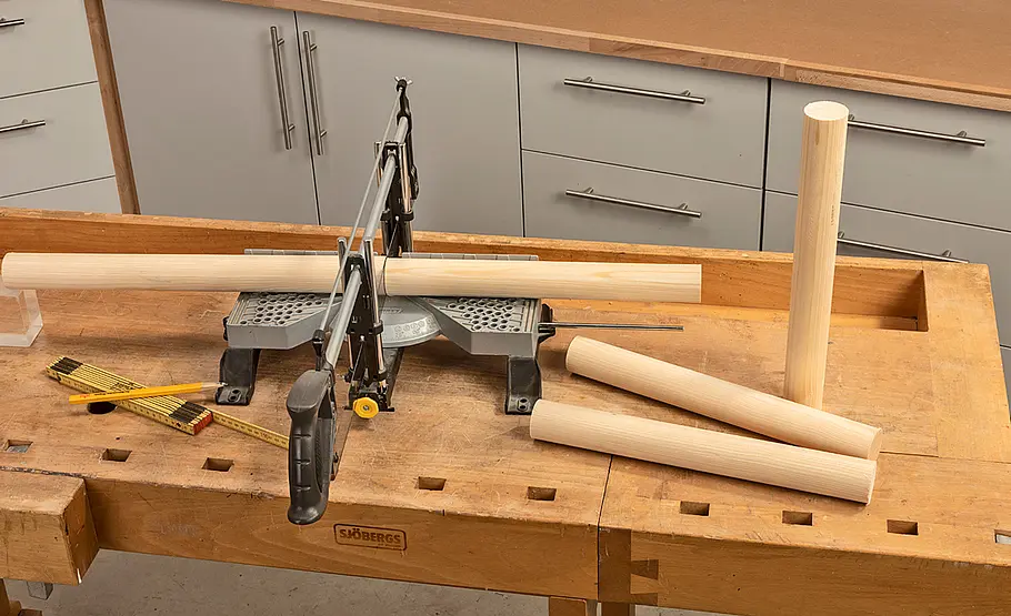 Regal aus Rundholz selber bauen