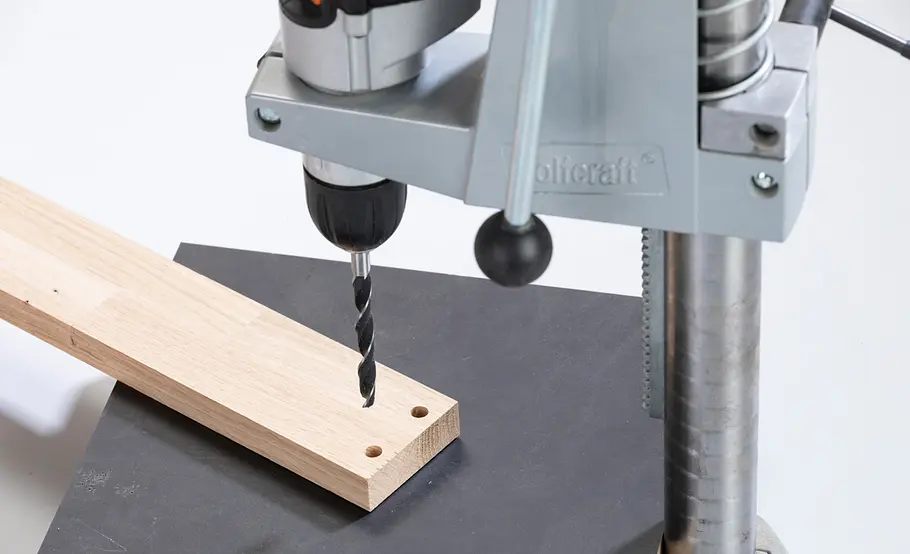 Elektrisch höhenverstellbaren Schreibtisch bauen