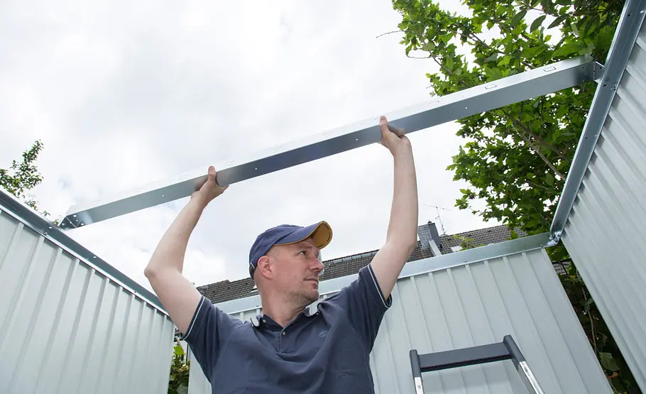Metall-Gerätehaus selber bauen