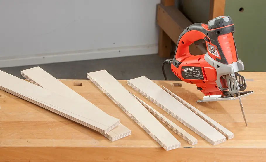 Holzhocker