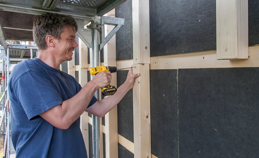 Fassade verkleiden mit Holz