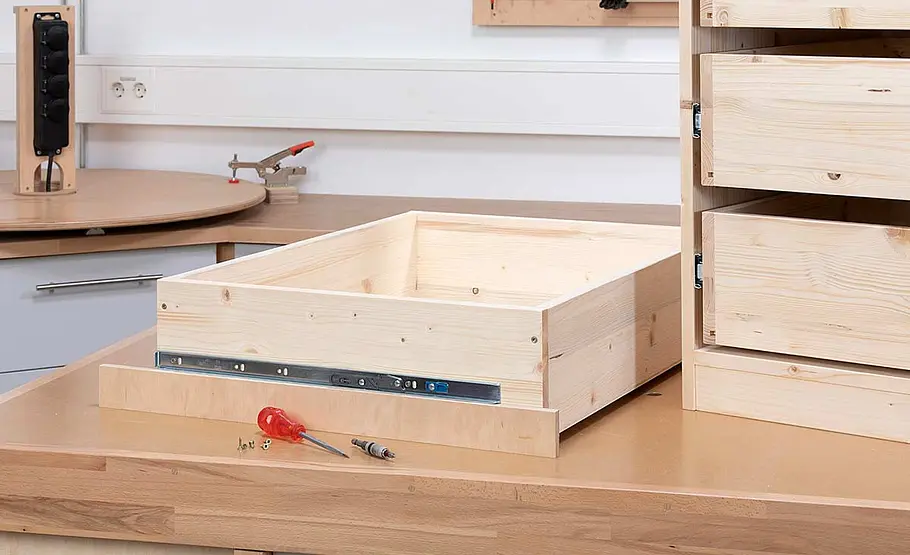 Schrank für unter die Treppe bauen