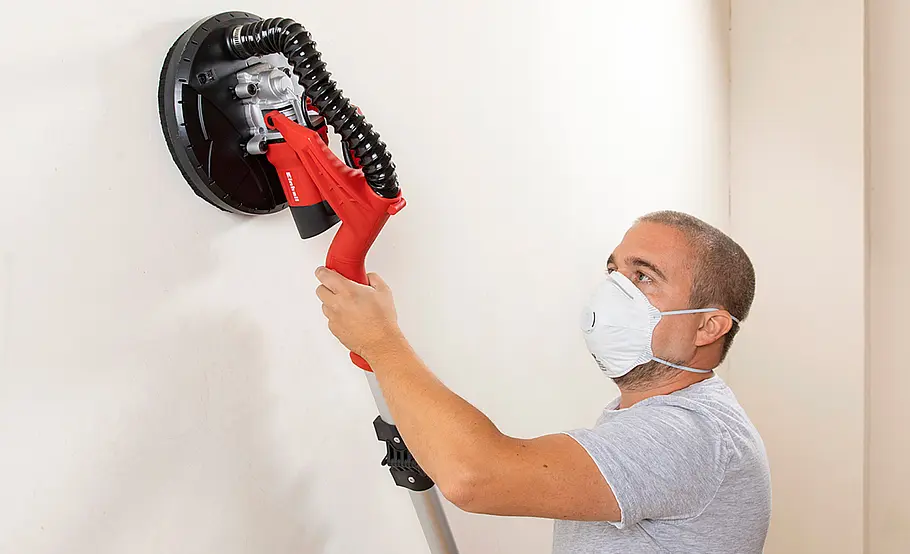 Schäden im Wand-Putz ausbessern