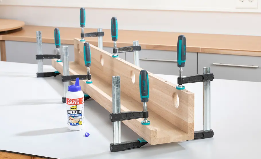 Elektrisch höhenverstellbaren Schreibtisch bauen