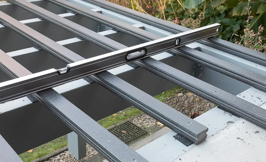 Hochterrasse aus Holz – Terrassendielen
