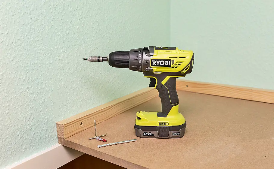 Schrank über Türrahmen bauen